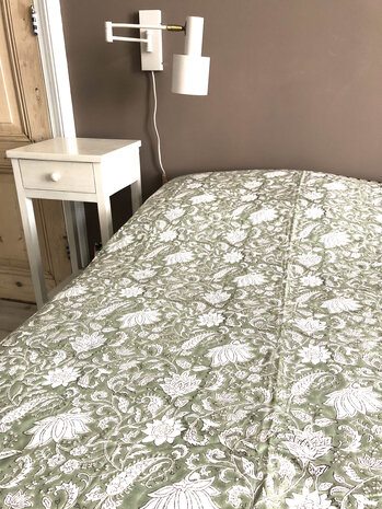 UITVERKOCHT- quilt zomer reversible dun-sprei 2 pers. 7- zeegroen/ warm khaki-roze